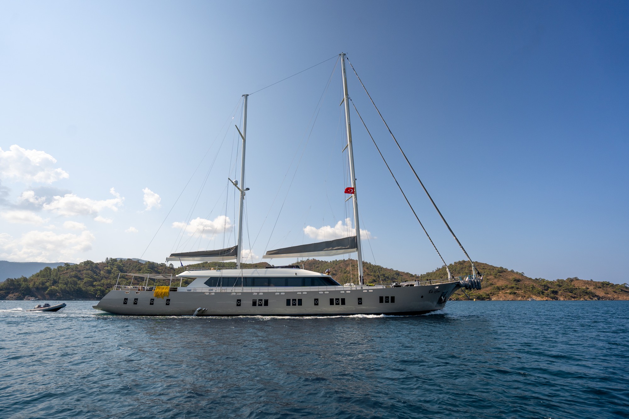 De Love gulet yacht cruising